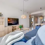 Апартаменти Sea View Paradize