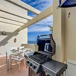 Apartment Sea View Paradize *